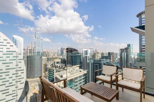 Luxury Top Floor Apt with Sea & Burj Khalifa View - image 10