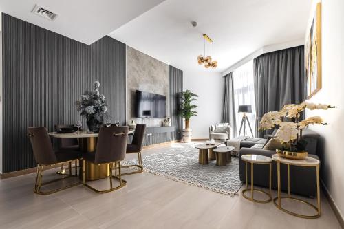 Luxury Top Floor Apt with Sea & Burj Khalifa View - image 6