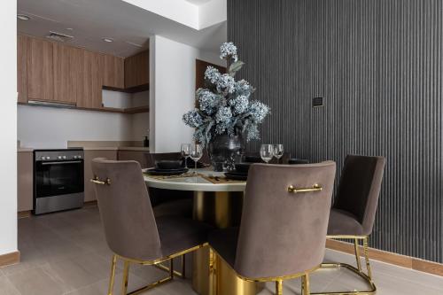 Luxury Top Floor Apt with Sea & Burj Khalifa View - image 14