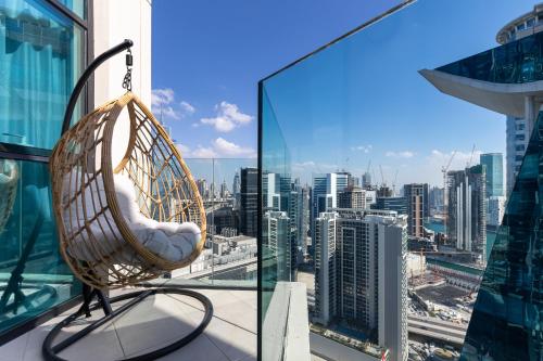 Luxury Top Floor Apt with Sea & Burj Khalifa View