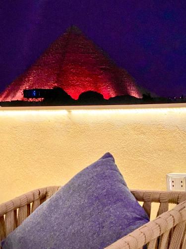 4 Pyramids inn - image 7