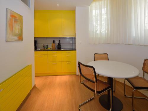 Garden Studio Apartment Zürichberg 3