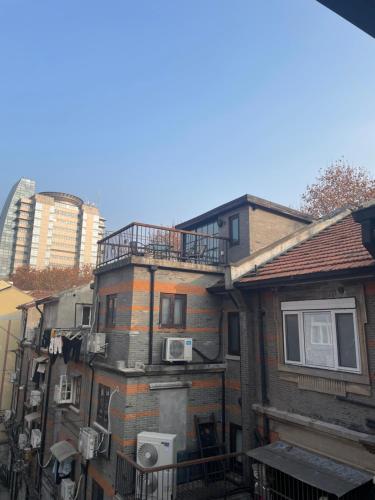 One-Bedroom Apartment room in 1928 Shanghai old Alleyway