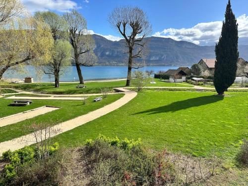 Strand, Appartement, 20m du lac Conjux, vue lac in Conjux