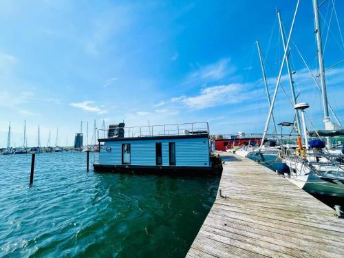 Hausboot Lillemor Burgtiefe in Fehmarn, Deutschland
