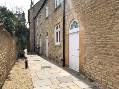 Cotswold Chapel, sleeps up to 5 in kingsize beds in Chipping Norton