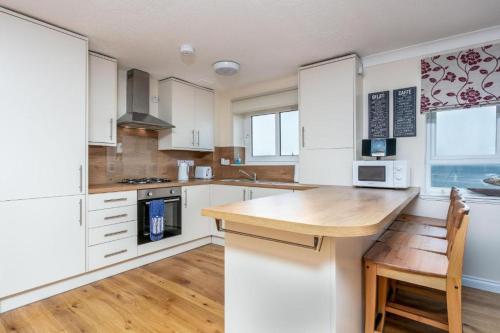Arran View - Donnini Apartments - image 2