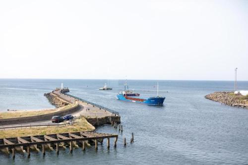 Arran View - Donnini Apartments - image 10