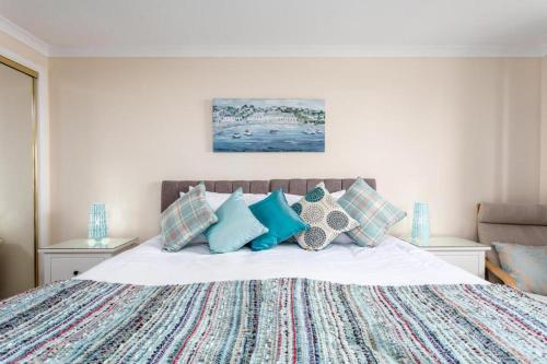 Arran View - Donnini Apartments - image 9