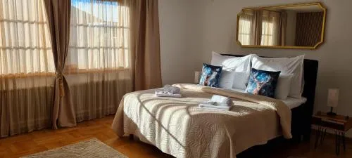 aNNa s Cozy Home with Private Forest, Canopy Terrace & Parking, near Red Bull Ring in Sankt Michael in Obersteiermark, Österreich