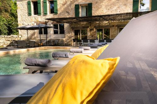 Magnifique villa en pierre avec piscine in Saint-Vincent-de-Lamontjoie