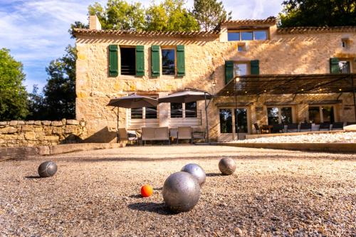 Magnifique villa en pierre avec piscine in Saint-Vincent-de-Lamontjoie