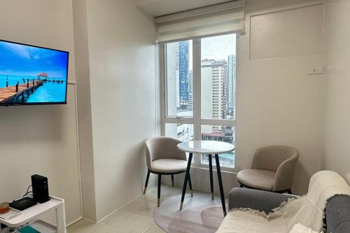 Welcome to Jade Place at Pioneer Woodlands, Manila