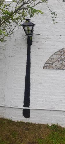 Casa con pileta, jardín, cochera y parrilla en Chascomús. Capac. 4 personas