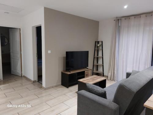 3 bedrooms, 5 beds