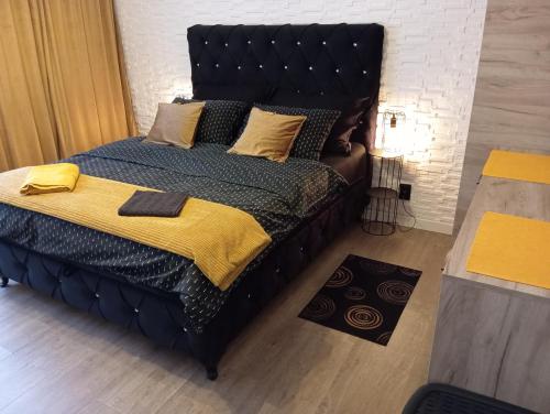 Black Diamond Lux - deluxe riverside apartment in Senta