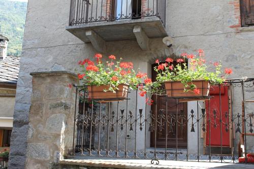 La Maison des Vignerons Chambres d'Hotes - Tap to explore photos