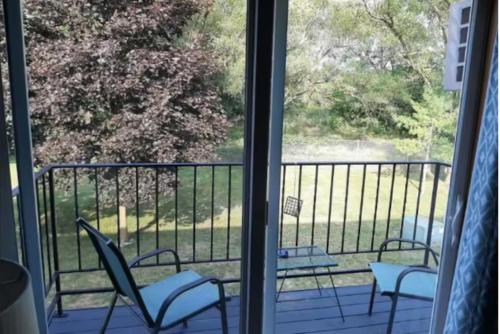 2 Bed 1 Bath - West Bend, WI in Lääne Bend (WI)