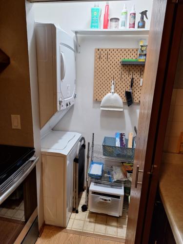 2 Bed 1 Bath - West Bend, WI in Lääne Bend (WI)