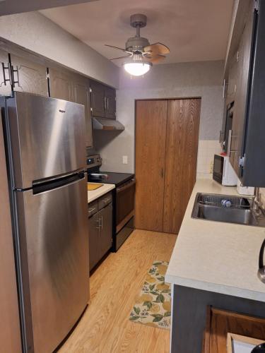 2 Bed 1 Bath - West Bend, WI in Lääne Bend (WI)