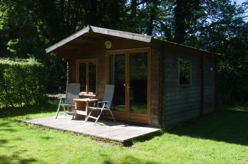 Зовнішній вигляд готелю, Hotel Camping sur Yonne in Корбіні