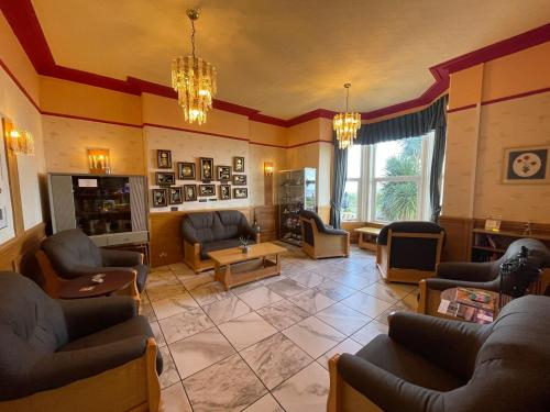 Pub/Lounge, Four Saints Brig Y Don Hotel in Llandudno Tengerpart