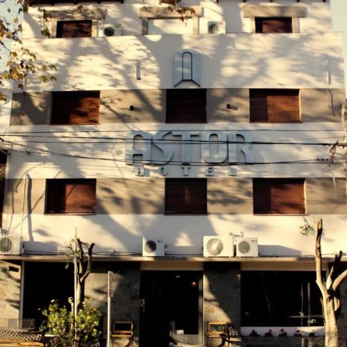 . Hotel Astor Junin