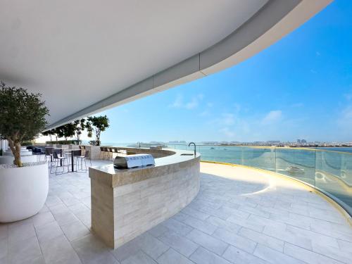 Exclusive Beachfront 2 Bed with Pool & Palm View - image 10