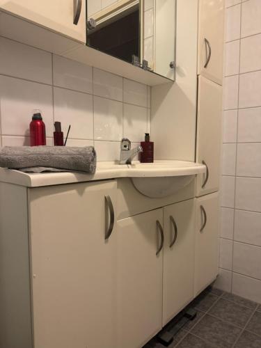 Apartment with sea view on top floor, Тромсё (фото 7)