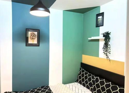 Charming Partition Room Near ICM