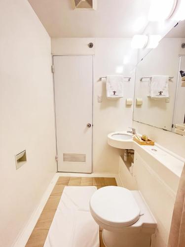 STAYLUXIA - MANILABAYVIEW - Luxury and Superior Suites with, Balcony -except Studios- Pool, Netflix & Gym- Housekeeping Available -, Manila (Foto 11)