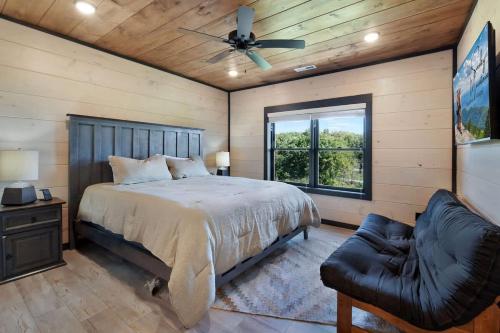 Smith Creek Resort- 6 Bedroom 22 Guests - Indoor Pool - Resort Amenities - main image