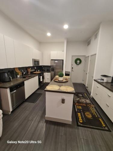 Modern One room Flat in the Beautiful Las Vegas City Modern One room Flat in the Beautiful Las Vegas City
