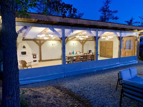 Iekārtas, Rustic Inn bed and breakfast in Budesti