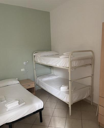One-Bedroom Apartment (6 Adults) image 5