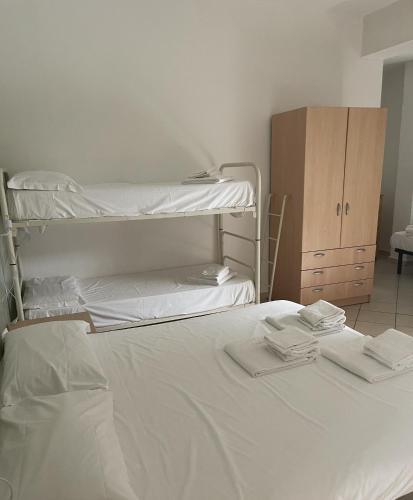 One-Bedroom Apartment (6 Adults) image 3