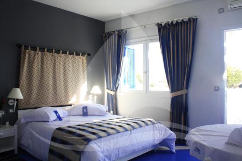 2 bedrooms, 4 beds