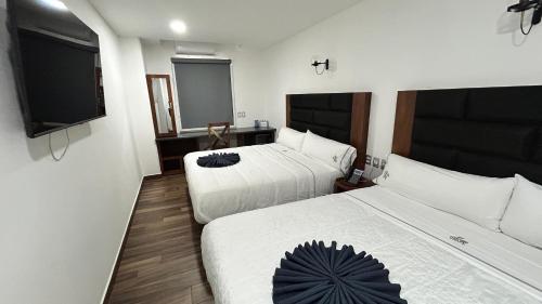 2 king beds