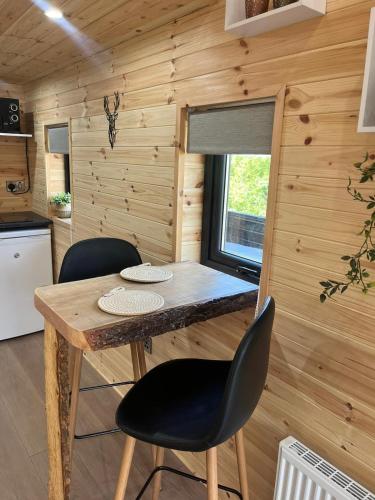 Fiadh Rua Cabin - with Private Outdoor Hottub Pet Friendly in Tullaghan