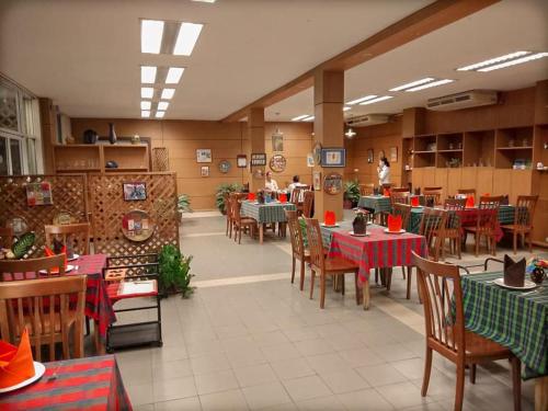 Sea and See Hotel Ratchaburi - 레스토랑