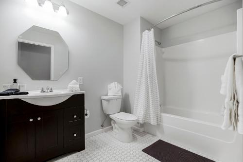 Classy 2BR-Parking, Rooftop,Near Arrowhd & TMobile, Kansas City (fotografie 2)