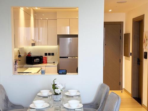 Luxurious new 1 bedroom with Balcony and New Building, Dubai