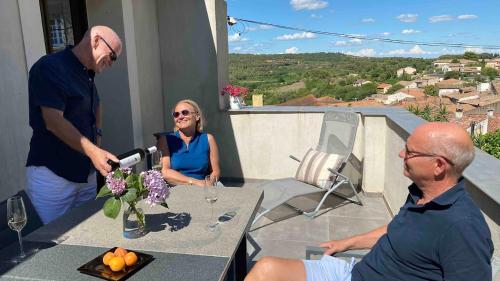 Modern apartment large terrace and beautiful view gîte à louer Quarante