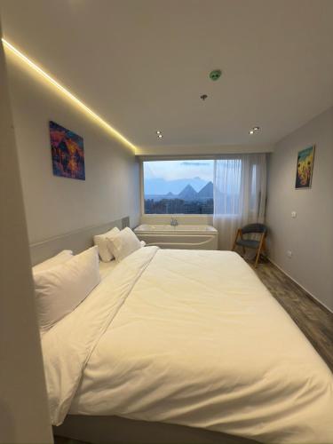 Deluxe Double or Twin Room with Mountain View image 10