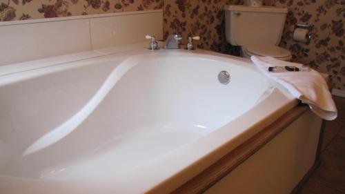 5 Ojo Inn Bed and Breakfast 5 Ojo Inn Bed and Breakfast