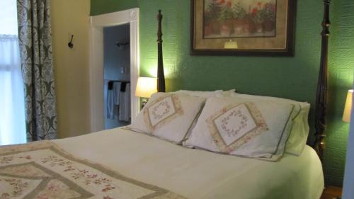 5 Ojo Inn Bed and Breakfast 5 Ojo Inn Bed and Breakfast