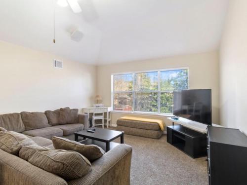 Cozy Sunterro Serenity in North Austin Pet Friendly thumb 2