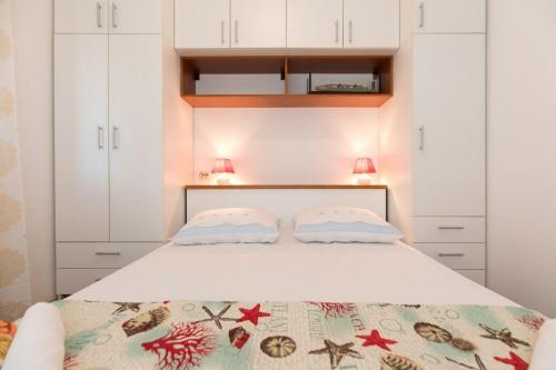 Apartments Kate-100m from beach - main image