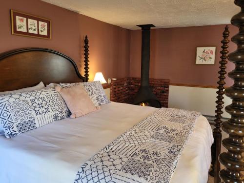 5 Ojo Inn Bed and Breakfast 5 Ojo Inn Bed and Breakfast