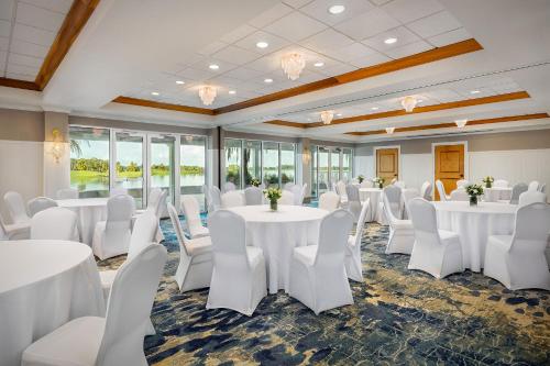 Waterfront Inn - image 11